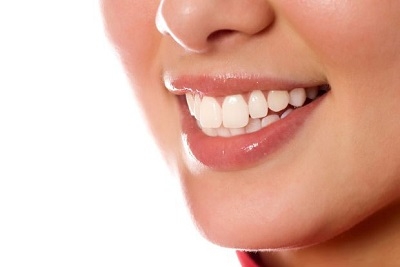 Uklanjanje kamenca sa poliranjem i gratis stomatološki pregled.AKCIJA